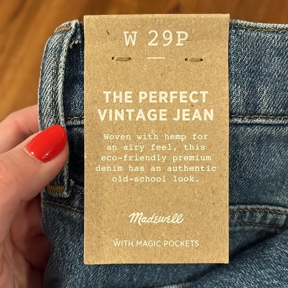 Madewell Petite Perfect Vintage Jean in Earlside Wash: Raw-Hem Edition (NWT) - Picture 4 of 4
